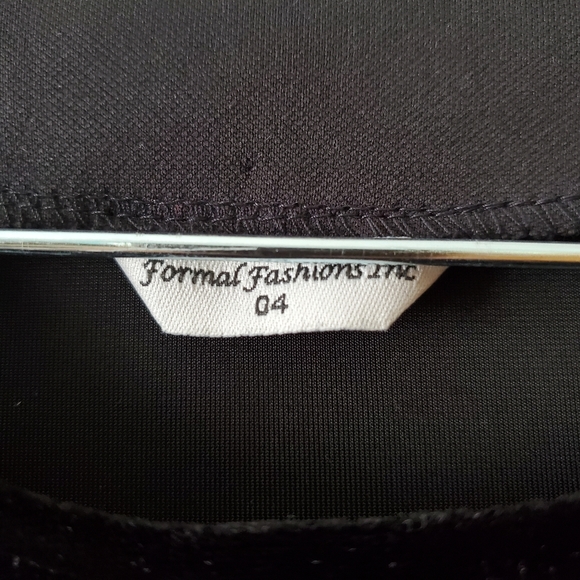 Formal night gown - Picture 6 of 8